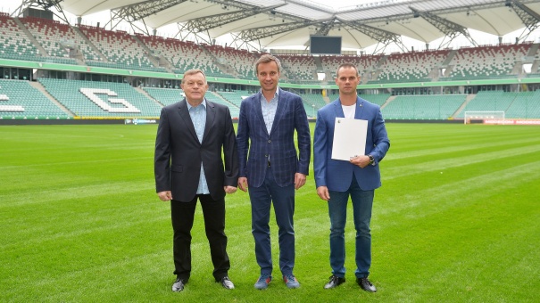 podpisanie-umowy-z-legia